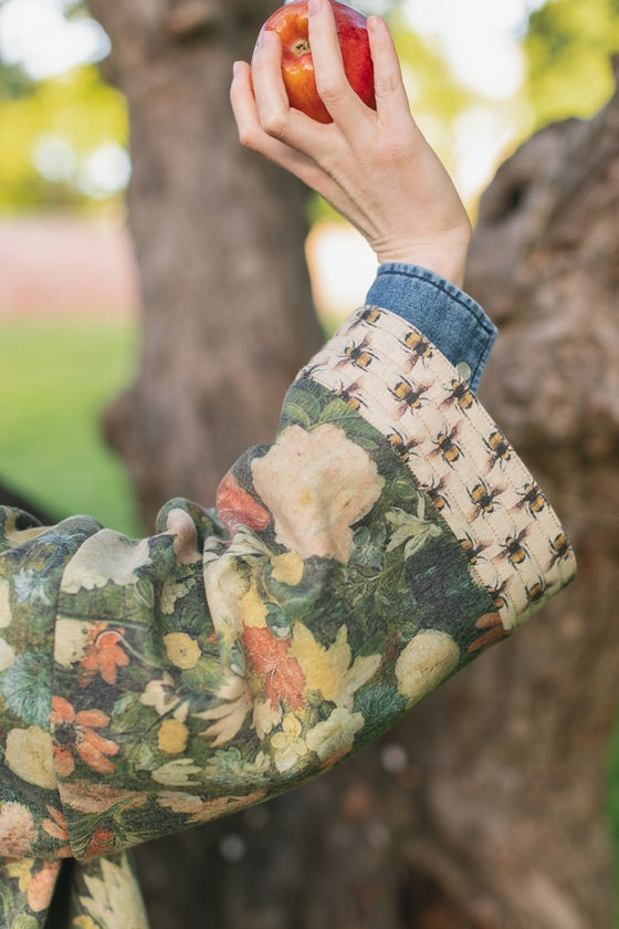 I Dream in Flowers Cozy Bees Fleece Cardigan Kimono Jacket One Size