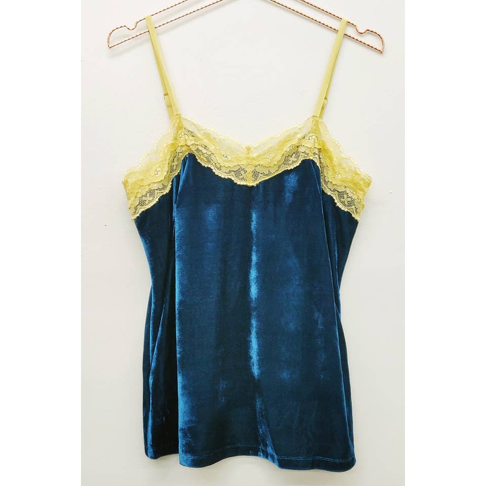 Camisola con ribete de encaje de terciopelo azul verdoso de Aratta