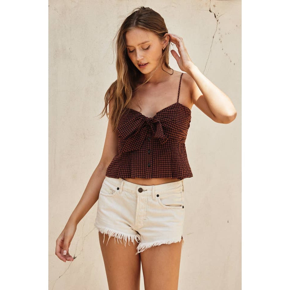 Top camisola con lazo de cuadros vichy en color óxido y azul marino de Dress Forum