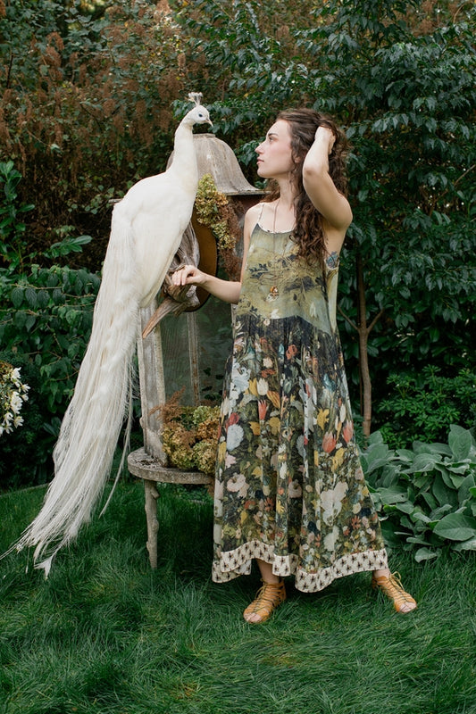 Vestido lencero bohemio con abejas "Sueño con flores"