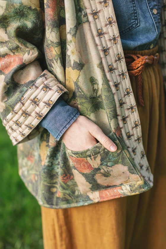 I Dream in Flowers Cozy Bees Fleece Cardigan Kimono Jacket One Size