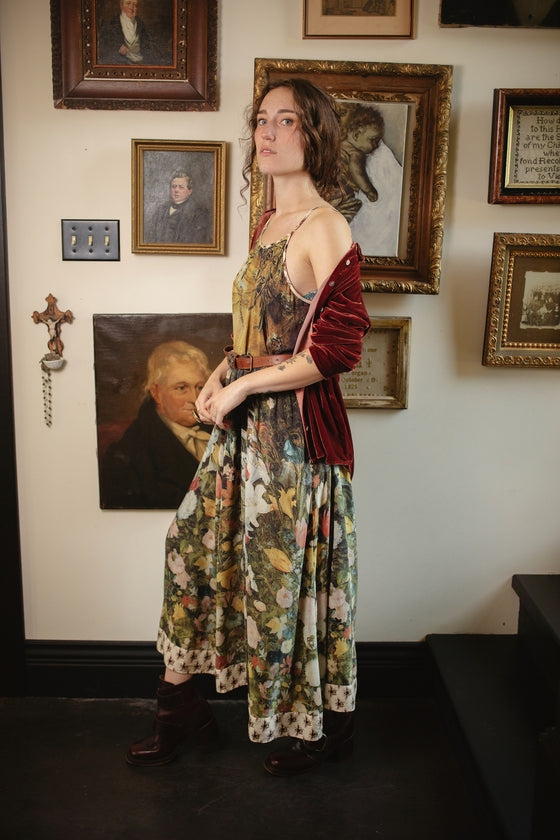 Vestido lencero bohemio con abejas "Sueño con flores"