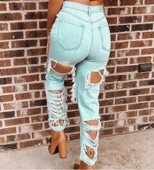 Lala Vintage-Inspired High-Rise 90’s Boyfriend Jeans