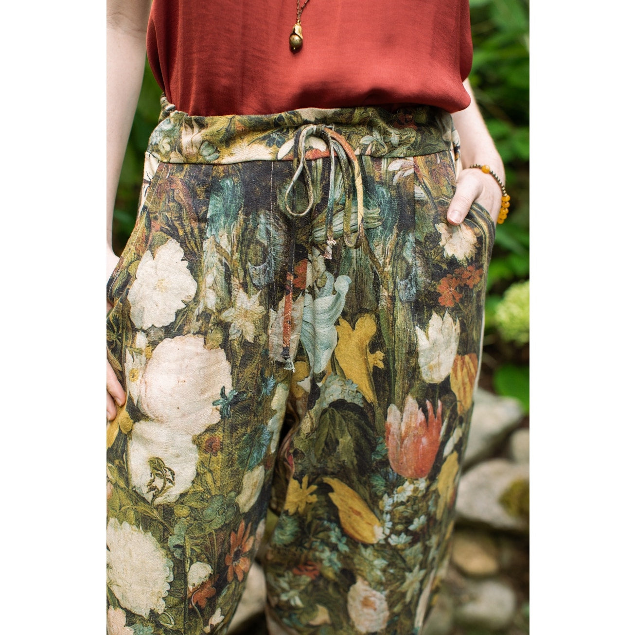 I Dream in Flowers Linen Cropped Artist Pants w/ Bees Floral