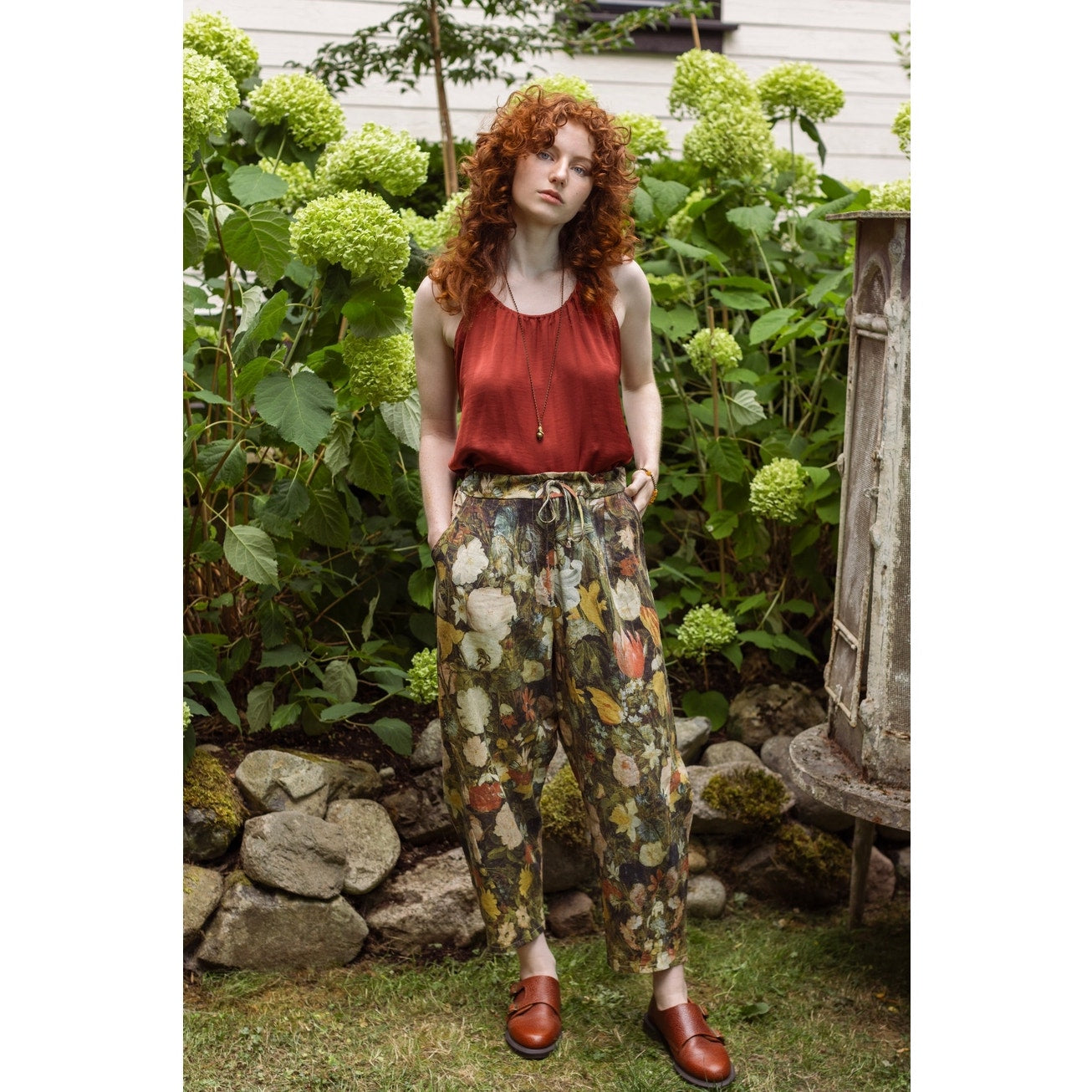 I Dream in Flowers Linen Cropped Artist Pants w/ Bees Floral