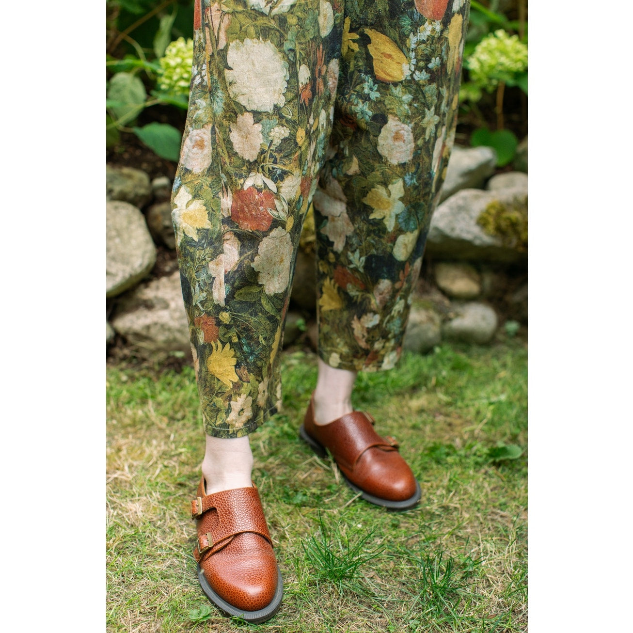 I Dream in Flowers Linen Cropped Artist Pants w/ Bees Floral