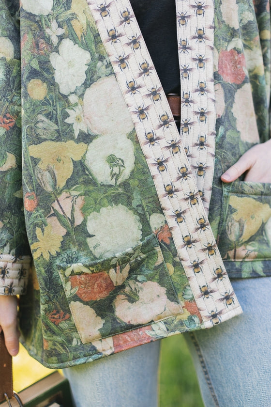I Dream in Flowers Cozy Bees Fleece Cardigan Kimono Jacket One Size