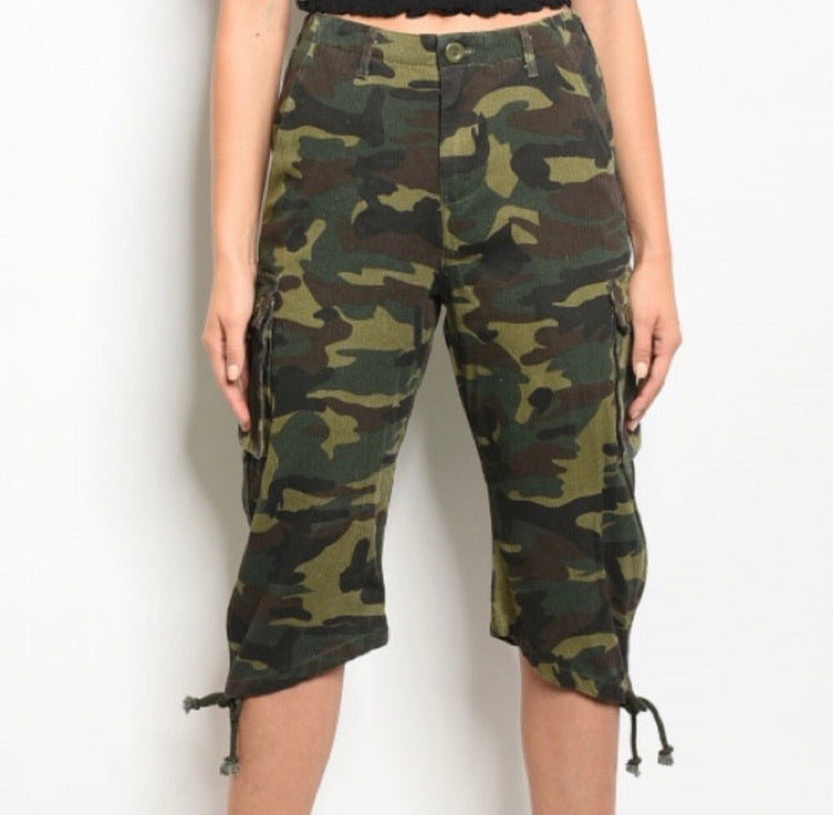Camouflage Capri Cargo Pants - Wild Luxe Boutique