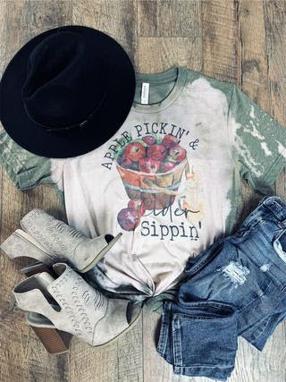 Apple Pickin’ and Cider Sippin’ Graphic Tee - Wild Luxe Boutique